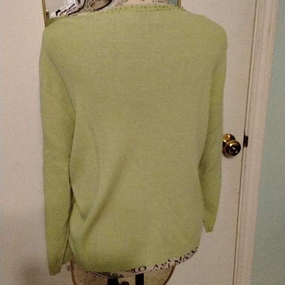 Women's beaded/sequined 3/4 sleeve soft green sweater~ Studio I Petite 12P NWOT - Picture 3 of 4
